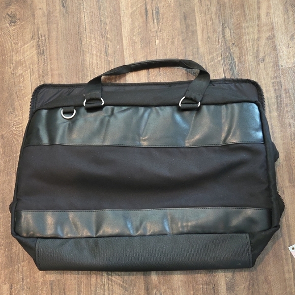 Harley-Davidson Black Dufflebag Canvas And Faux Leather 22" X 12" X 9" - Picture 4 of 9